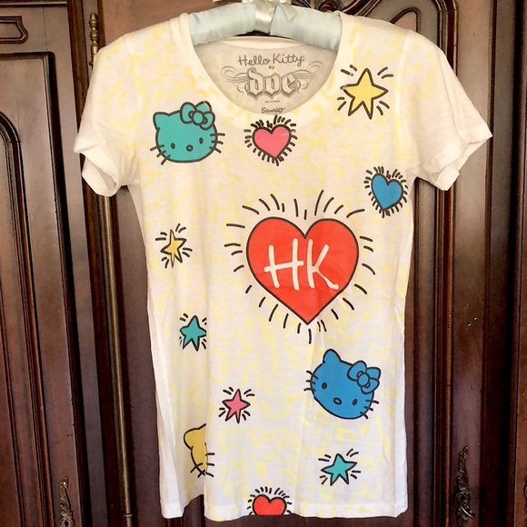 Hello kitty DOE Tops - Hello kitty short sleeve T-shirt by DOE size M